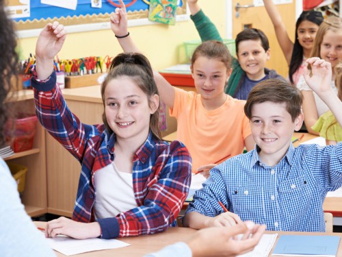 Kenniskring 8: relatie tussen het marktdenken in ons onderwijssysteem en kansen(on)gelijkheid voor kinderen in armoede. Kenniskring 8: relatie tussen het marktdenken in ons onderwijssysteem en kansen(on)gelijkheid voor kinderen in armoede.