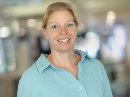 Blog Kim: Gefeliciteerd, u bent de helft minder arm! Blog Kim: Gefeliciteerd, u bent de helft minder arm!