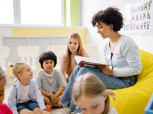 Omgaan met armoede in de klas: 'Hoe gaat het nu met jou?'