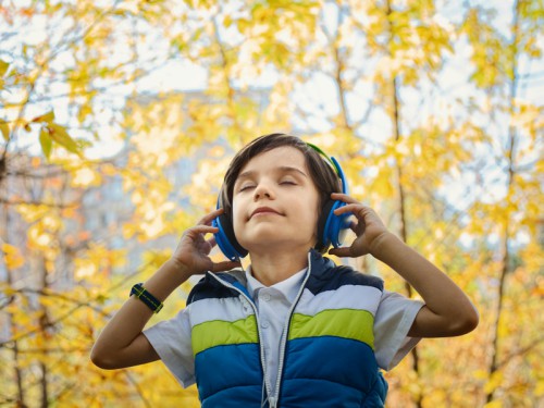 Luistertip: 5 podcasts rondom het thema kinderarmoede